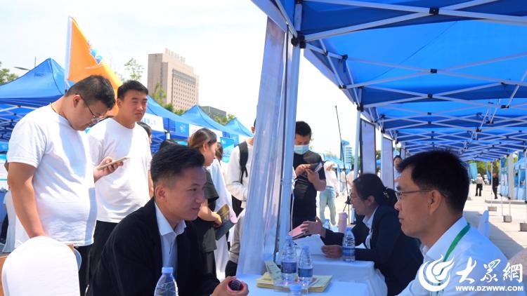 2024年高校毕业生春季专场招聘会在济宁市举办(图2)