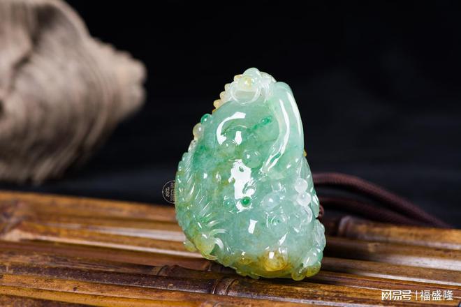 腾冲翡翠：自然与工艺的完美结合(图1)