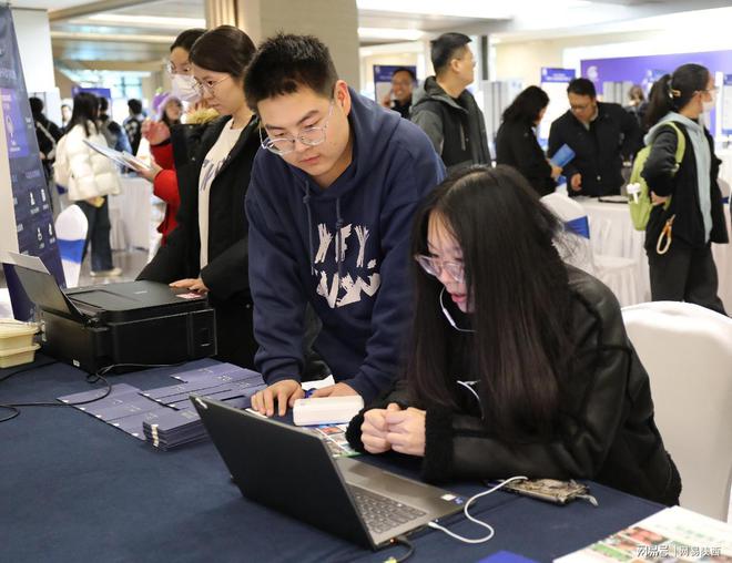 激发人力资源动能汇聚人才发展合力2024年陕西省人力资源创新发展行动暨预测系统发布会在高新区举行(图4)