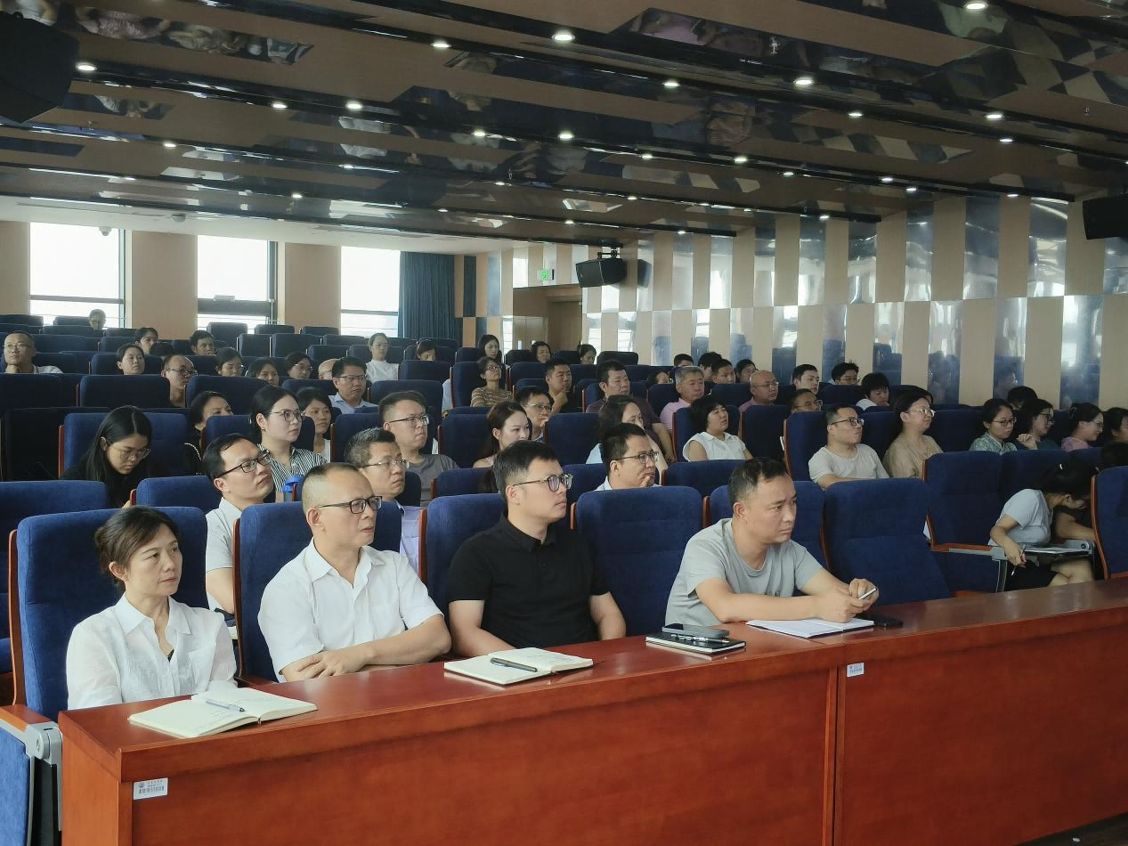 人力资源部召开2024年度职称评审暨人事人才工作相关制度宣贯会(图2)