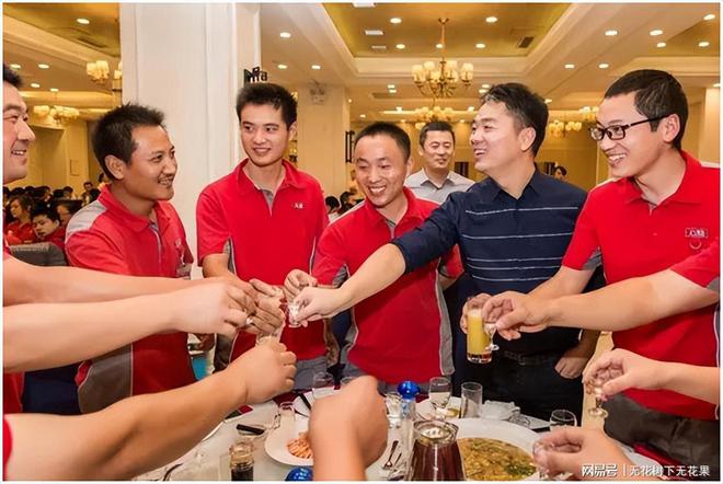 刘强东如何对待员工？宿舍条件没达标怒斥高管补偿员工苹果手机(图4)