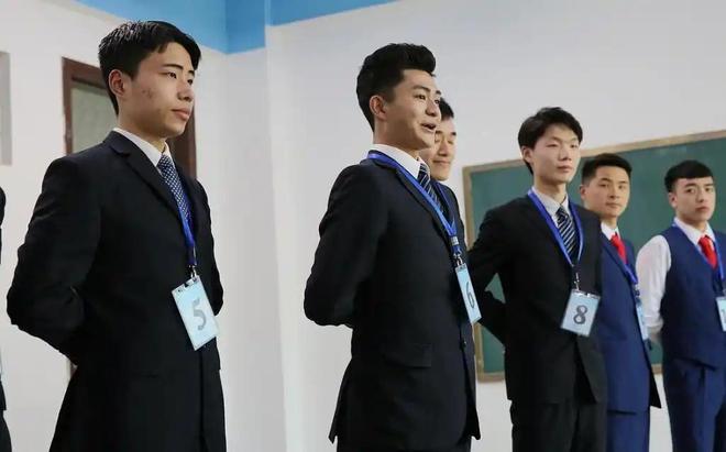 大学生别再被骗了！这4个“体制内”其实是没编制的“临时工”(图1)