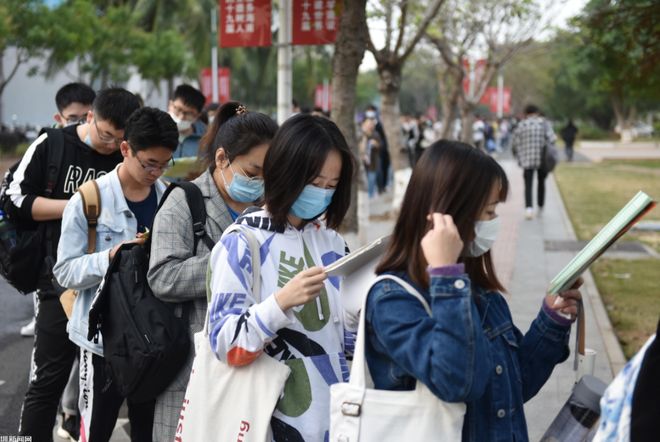 大学生别再被骗了！这4个“体制内”其实是没编制的“临时工”(图3)