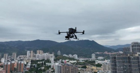 山东无人机飞手“飞”出国门首单接下200万亩棉田服务包(图2)