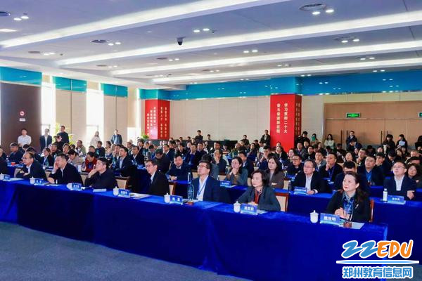 郑州市国防科技学校受邀参加2025昆山跨区域人力资源合作推进会并荣获“2024年度优秀合作院校”称号(图2)